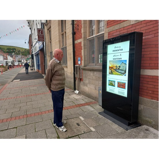 Freestanding PCAP Outdoor Touch Screen Posters